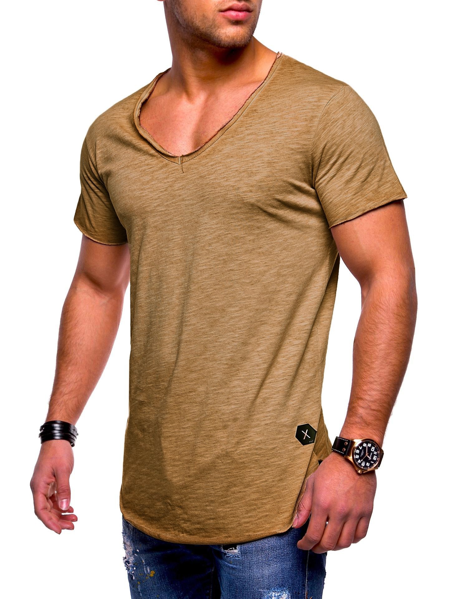 Men's Solid Color V-neck T-shirt With Natural Cut