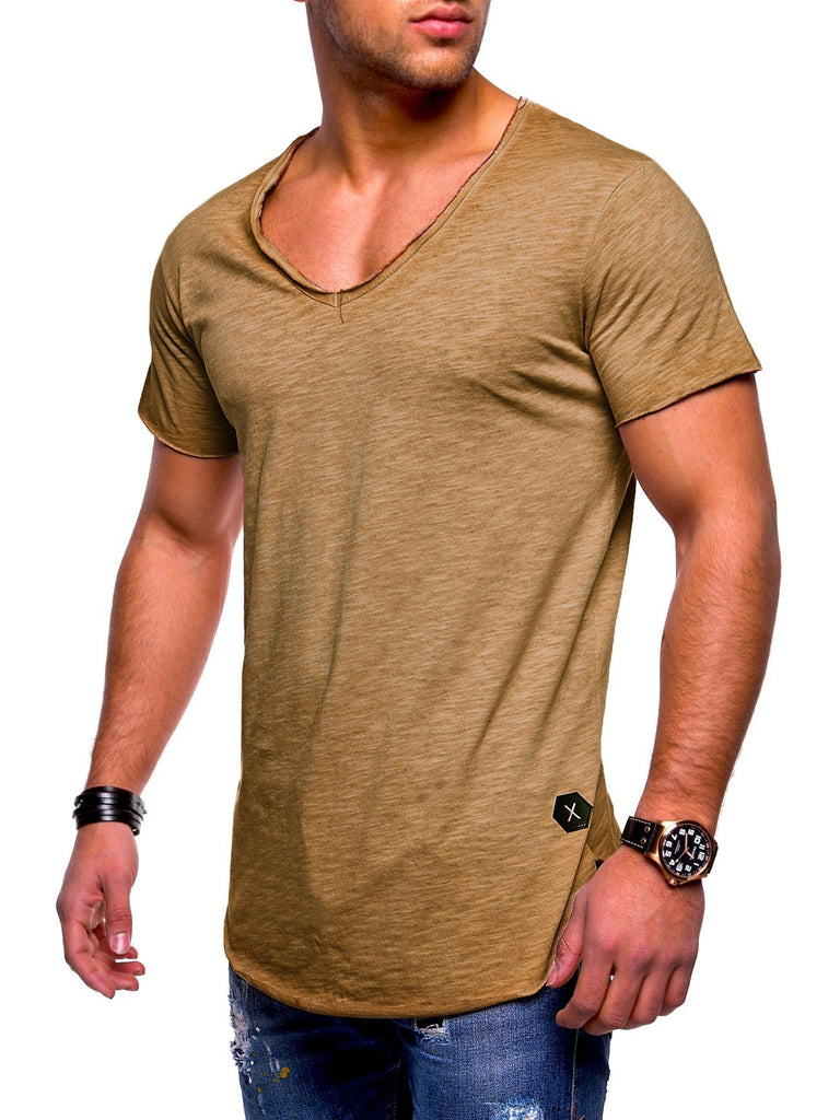 Men's Solid Color V-neck T-shirt With Natural Cut